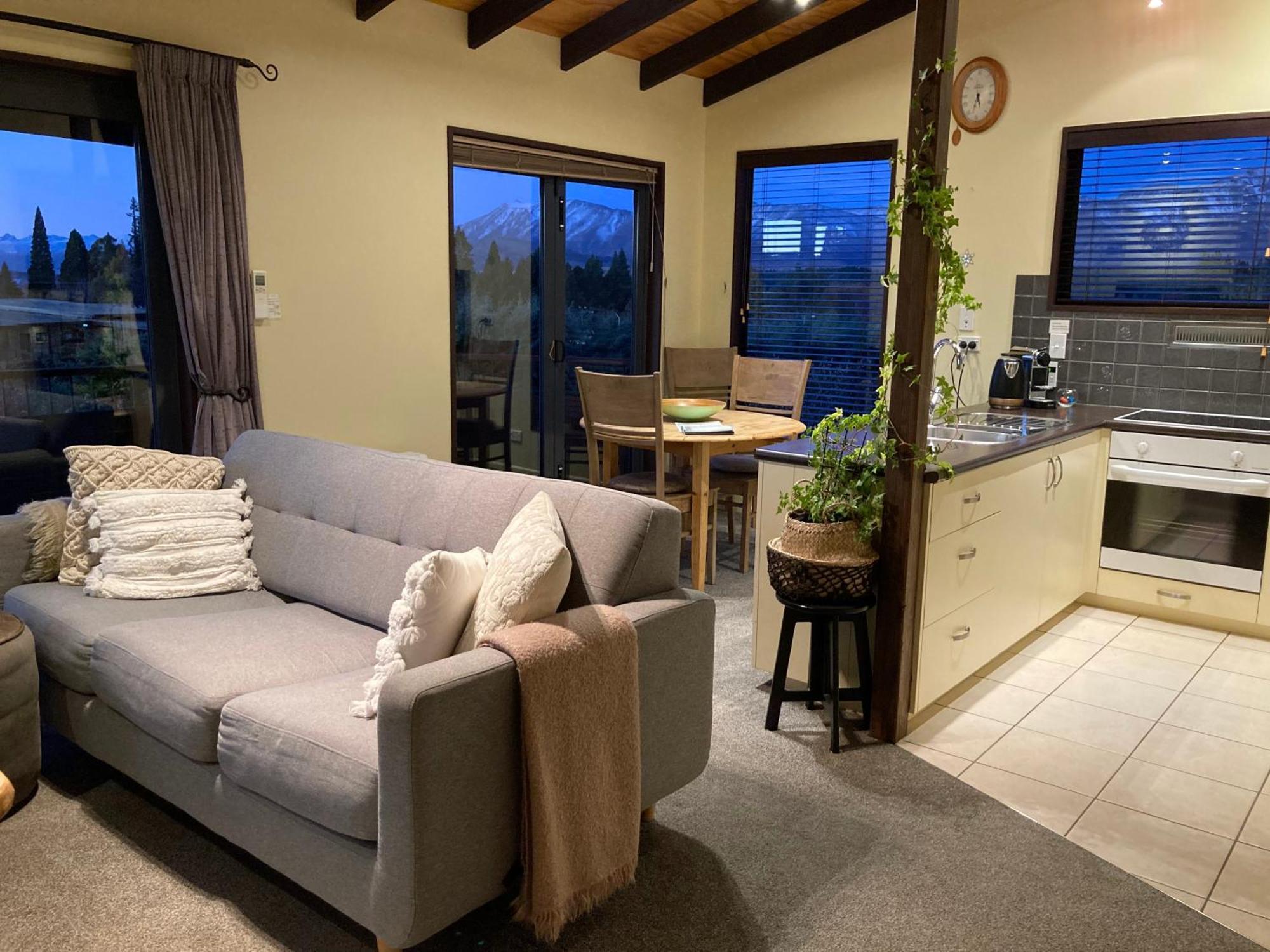 TekapoB2 Lakeview Apartment Lake Tekapo Bagian luar foto